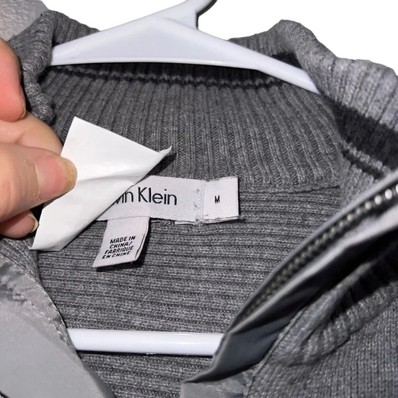 Men’s Calvin Klein Cable Knit Sweater Size Medium - Picture 2 of 3